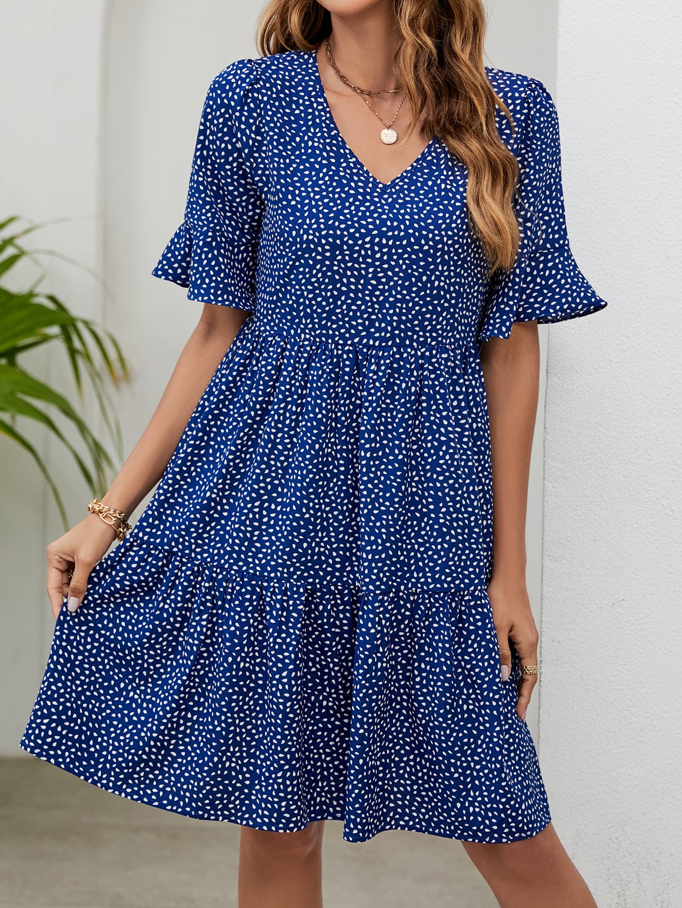 The Sweet Knee-Length Dress