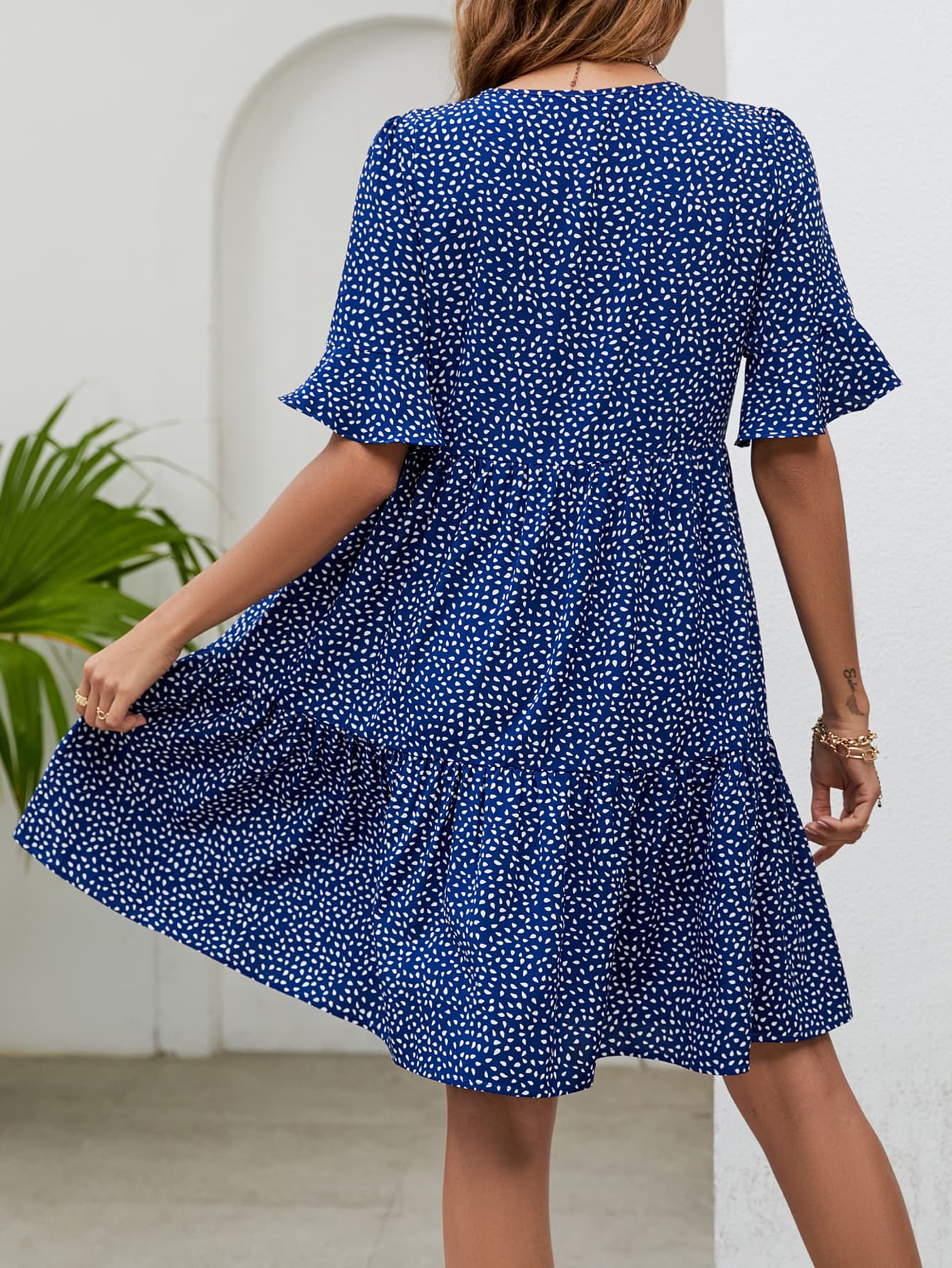 The Sweet Knee-Length Dress